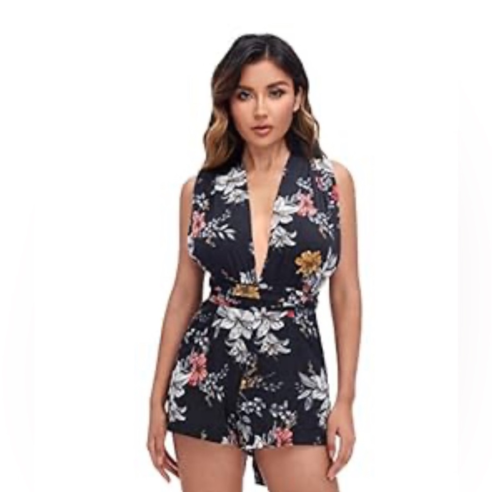 NWOT Floerns Sleeveless Plunge Crisscross Back Romper | Size Large